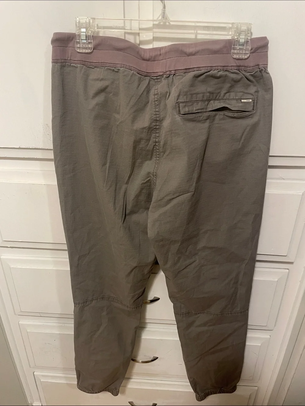 Vuori Olive Jogger Pants with Mauve Waistband